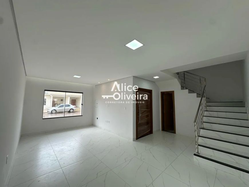 Sobrado à Venda com 3 suítes com 175m² por de R$ 850.000
