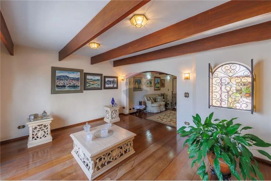 Casa á venda 180m², com 3 dormitórios sendo 1 suíte - Bairro Jardim Aeroporto/SP