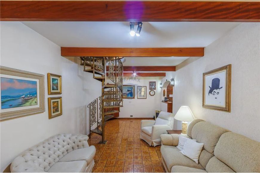 Casa á venda 180m², com 3 dormitórios sendo 1 suíte - Bairro Jardim Aeroporto/SP