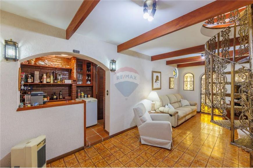 Casa á venda 180m², com 3 dormitórios sendo 1 suíte - Bairro Jardim Aeroporto/SP