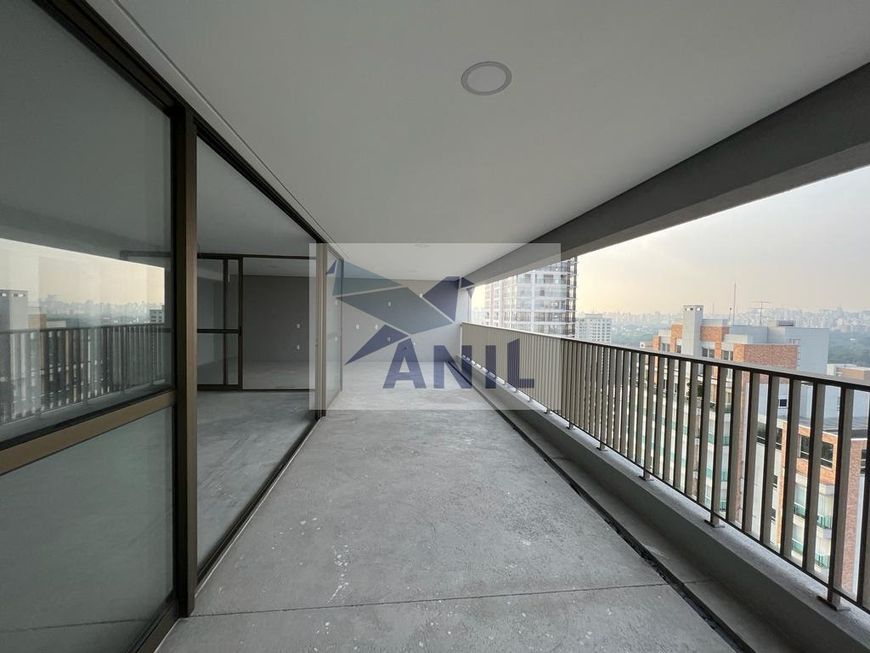 Apartamento de luxo em Indianópolis - SP com 280m² e 4 quartos - Venda.