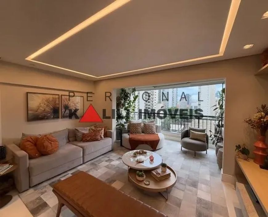 Apartamento com 3 dormitórios, sendo uma suíte, à venda em Moema!
