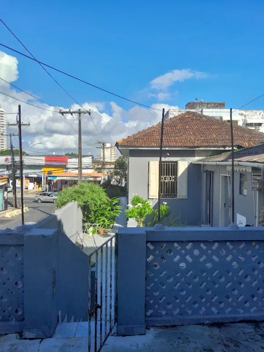 Casa 4/4 Em Brotas Com 300 m² Na Avenida Dom João VI Ótima Para Comércio !