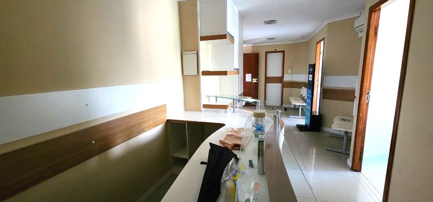 Sala Comercial - 56 m² - Lavabo - 2 Vagas de Garagem