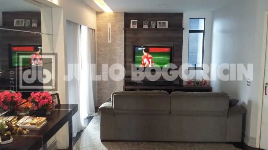 Apartamento - / Residencial / Vital Brasil