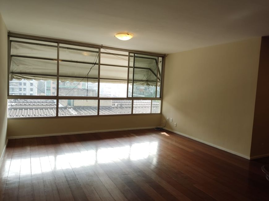 Apartamento para venda tem 130 metros quadrados com 4 quartos em Ingá - Niterói - RJ