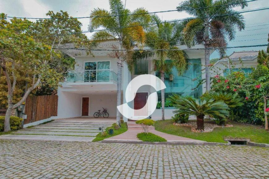 Excepcional casa no Ubá Camboinhas
