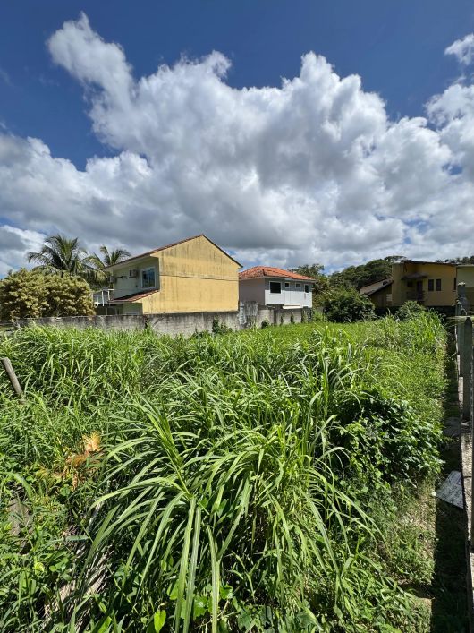 Terreno com 450 metros quadrados, plano . Oportunidade no Vale Feliz - Niterói - RJ
