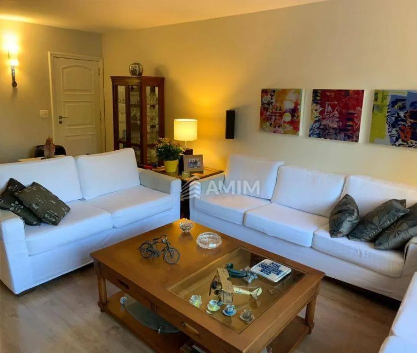 Excelente planta na Praia João Caetano, sol da manhã e com 4 quartos, 1 vaga. 148m² PÉ NA AREIA!