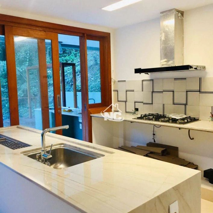 Casa com 3 quartos à venda, 205 m² por R$ 1.290.000 - Itaipu - Niterói/RJ