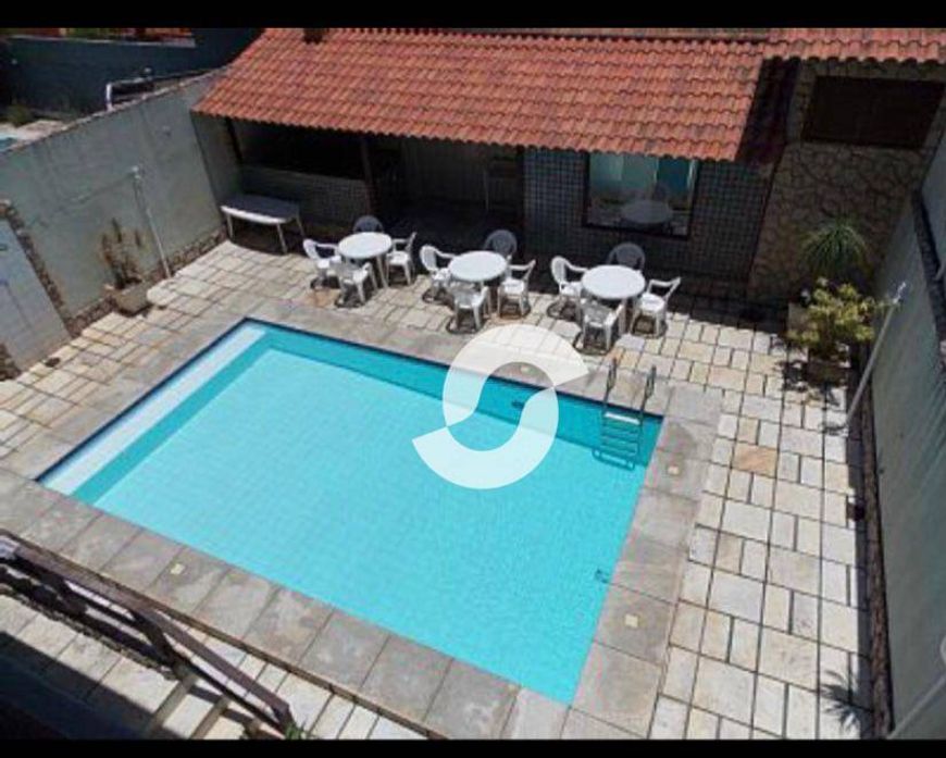 PIRATININGA - LINDA CASA COM PISCINA, 3 SUÍTES, SAUNA, CHURRASQUEIRA, FORNO À LENHA, 3 VAGAS, 513 m²