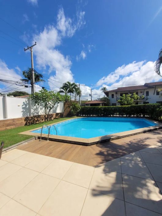 CASA A VENDA EMM ITAPUÃ COM 4 QUARTOS EM COND FECHADO PROX DA PRAIA