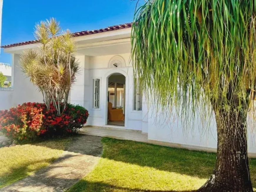 Casa com 2 lotes juntos, somando 720m², na primeira quadra da praia de Piratininga.