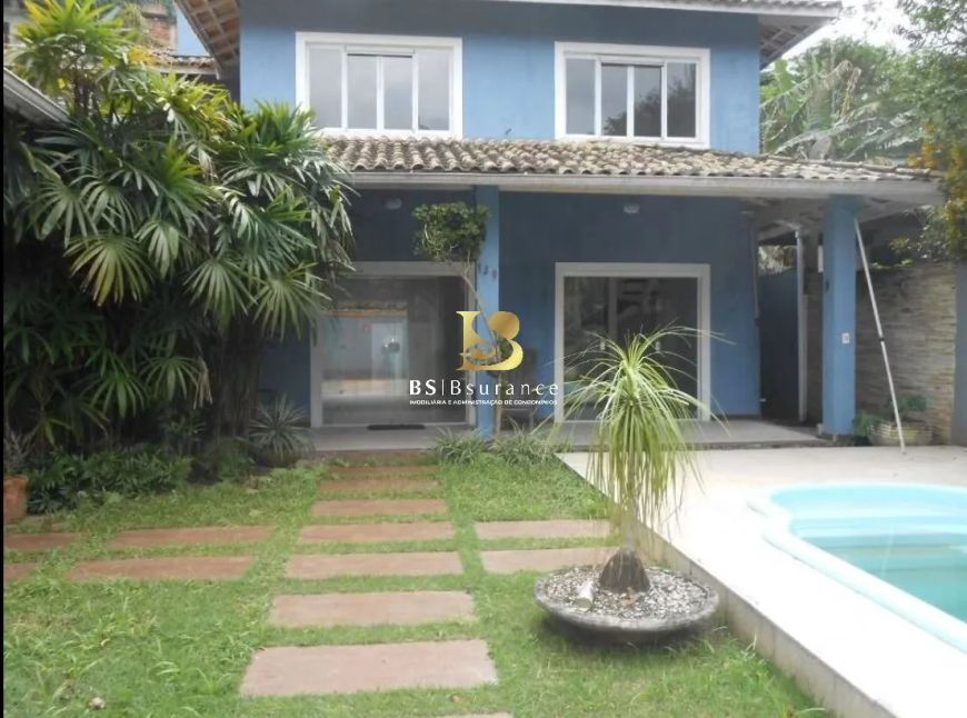 BS IMOBILIÁRIA VENDE casa duplex de 5 quartos (1 suíte) com 244 m² em condomínio no Sapê em Niterói