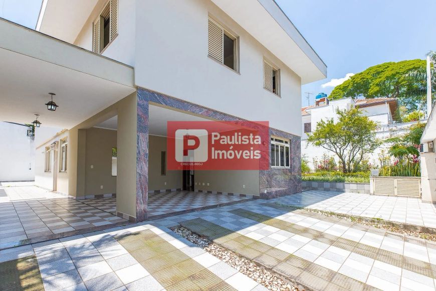 Casa à venda, Com 332m² de Área Útil, São 4 Quartos, sendo 2 Suítes, mais de 6 Vagas de Garagem em