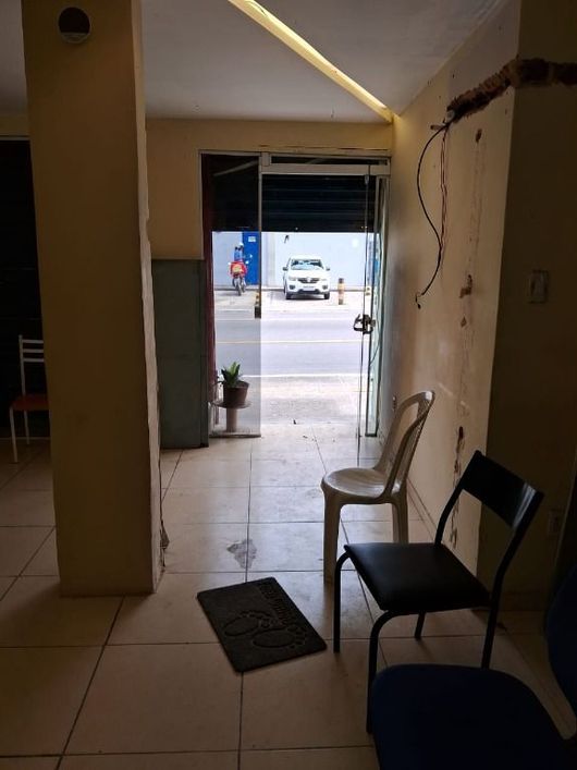 Ponto à venda em Avenida, 2 Andares, 300 m² por R$ 600.000 - Pernambués