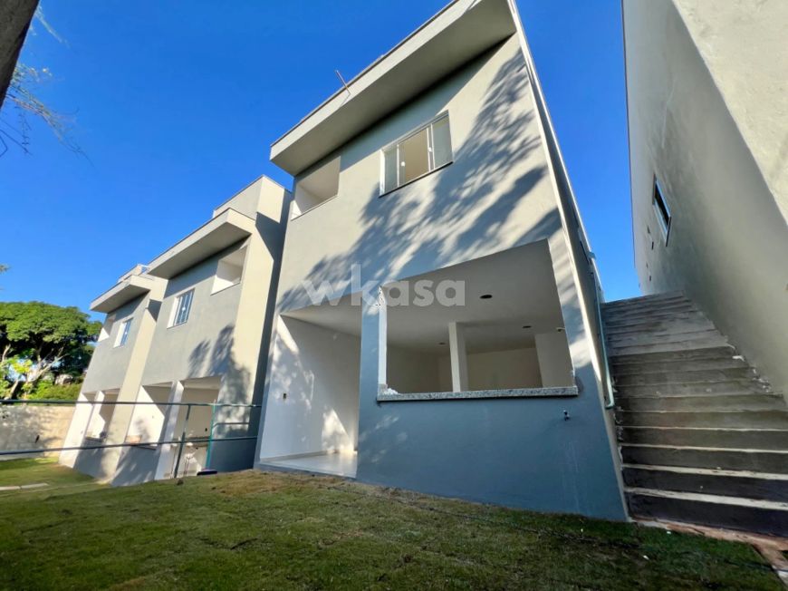Casa de Vila com área Gourmet à 600m da Praia