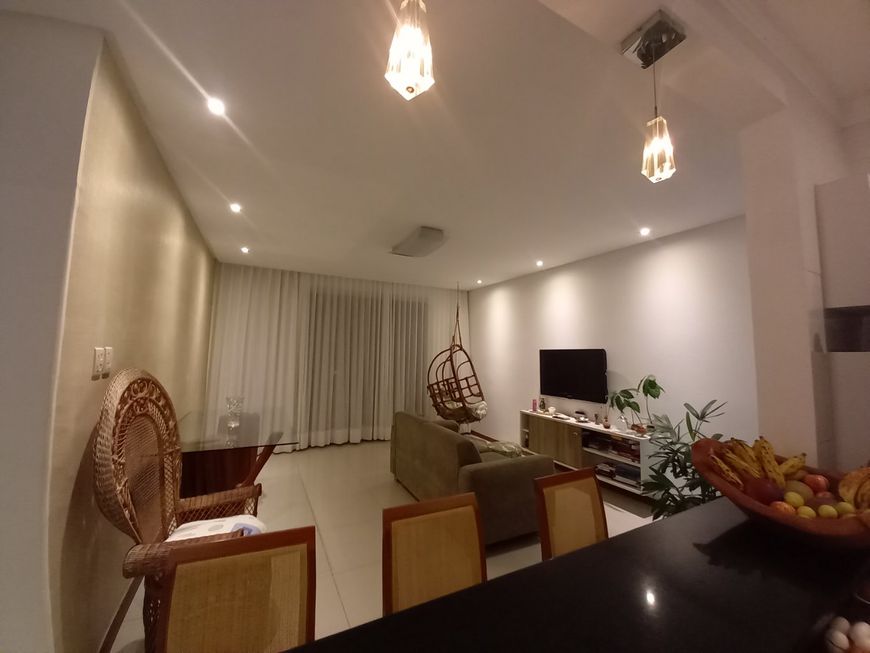 Excelente apartamento no coração do Rio Vermelho próximo a Praia do Buração
