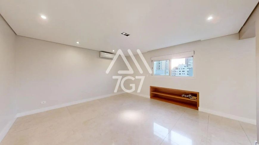 APARTAMENTO À VENDA EM MOEMA