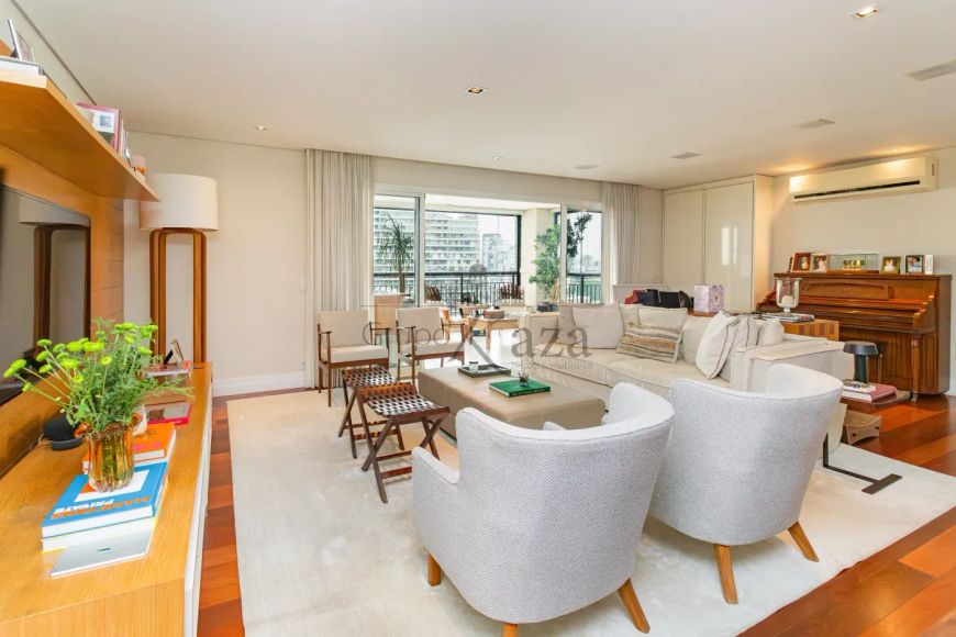 Oportunidade - Apartamento - Vila Nova Conceição - 3 Dormitórios - 235m².