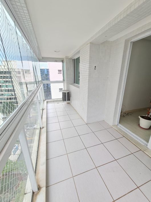 Imóvel para venda tem 80 metros quadrados com 2 quartos em Alphaville I - Salvador - BA