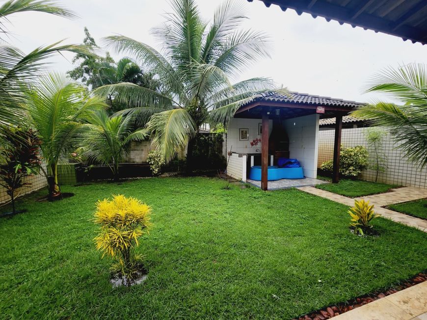 PATAMARES, Casa com 4/4 sendo 2 suítes, 237m construído, condomínio fechado, venha Conferir!!!