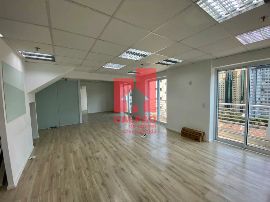 Excelente conjunto comercial duplex para venda e locação em Moema!