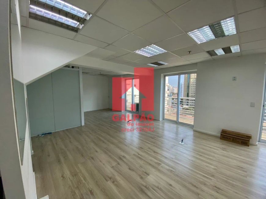Excelente conjunto comercial duplex para venda e locação em Moema!
