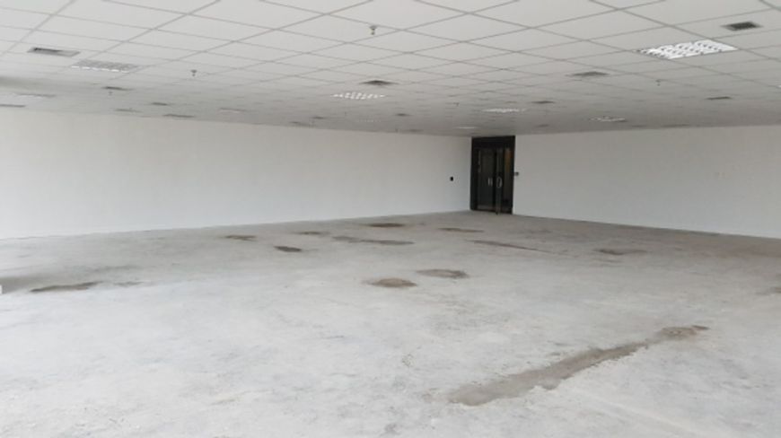 SUAREZ TRADE CENTER. Sala Comercial 385m² e 770m² para locação no Caminho das Árvores.