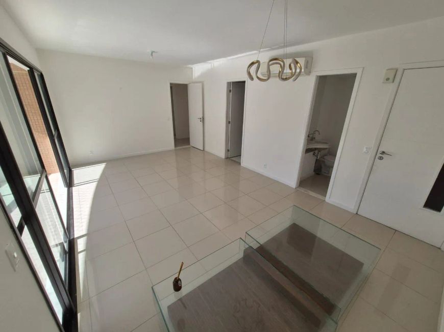 Imóvel para venda possui 113 metros quadrados com 3 quartos em Alphaville I - Salvador - BA