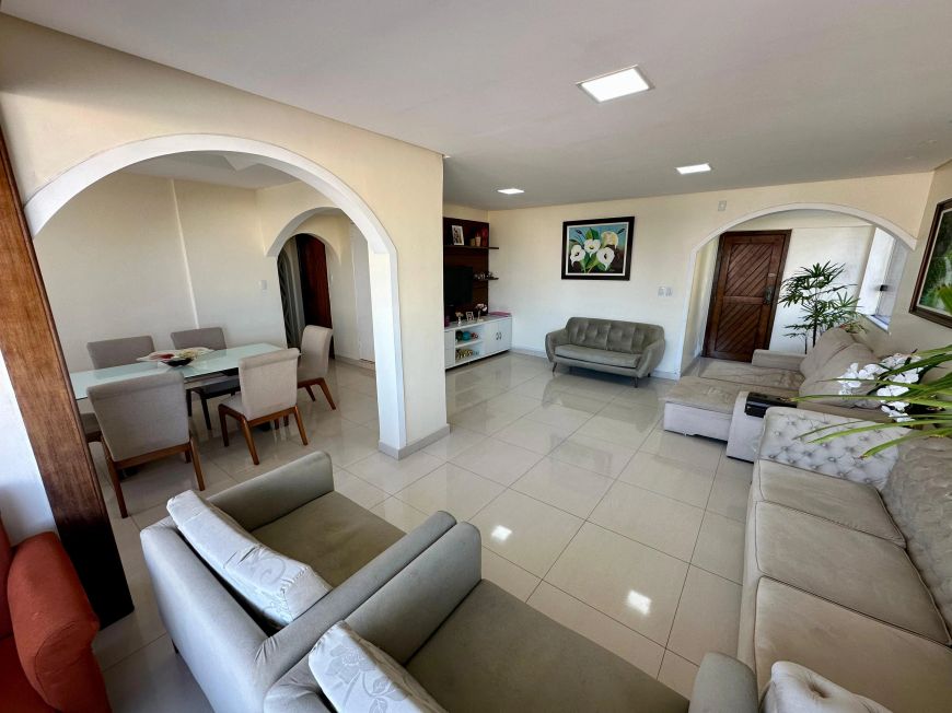 Apartamento 4/4 na Pituba, 1 suíte, nascente, super ventil4ado, 215m², excelente localização