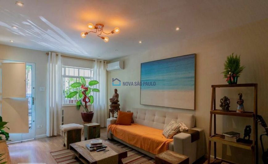 Sobrado de Vila - 90m² - 2 dormitórios, Vaga - Jardim Paulistano.