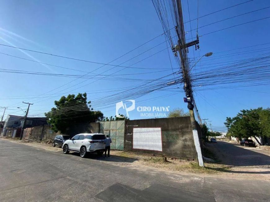 Terreno à venda, 897 m² por R$ 720.000 - Siqueira - Fortaleza/CE