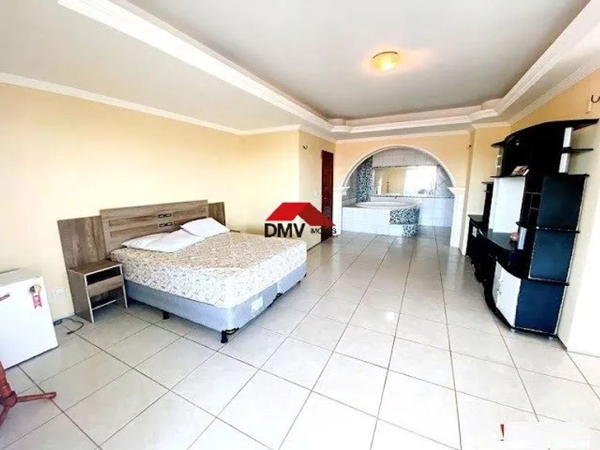 Casa duplex vista mar, 3 quartos, 4 vagas, piscina