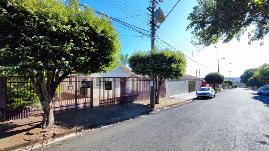 Casa de 3 quartos 2 banheiros e 2 vagas à venda no Jardim Nazareth - São José do Rio Preto, SP