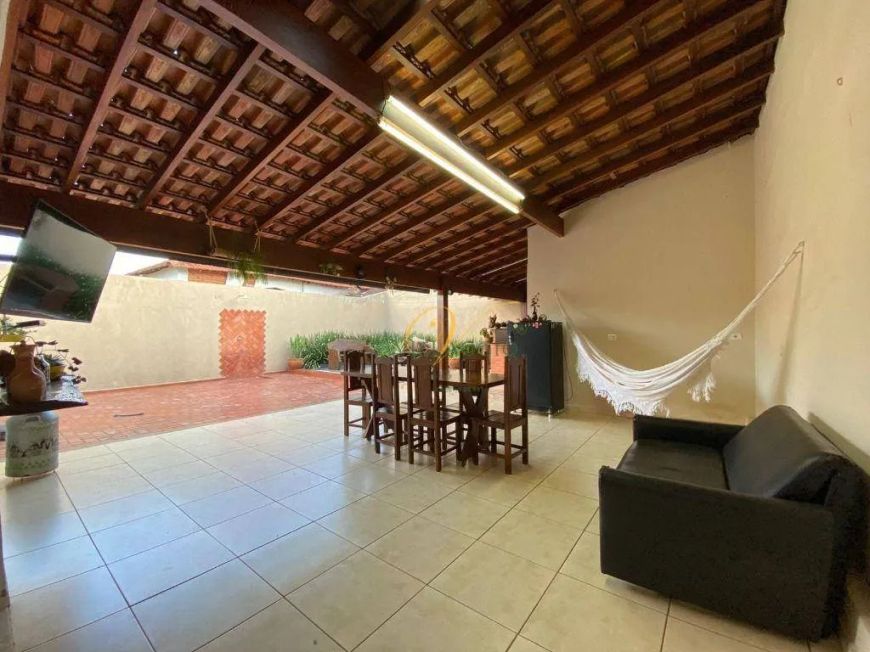 Casa com 3 dormitórios à venda, 220 m² por R$ 650.000 - Parque Industrial - São José do Rio Preto/SP