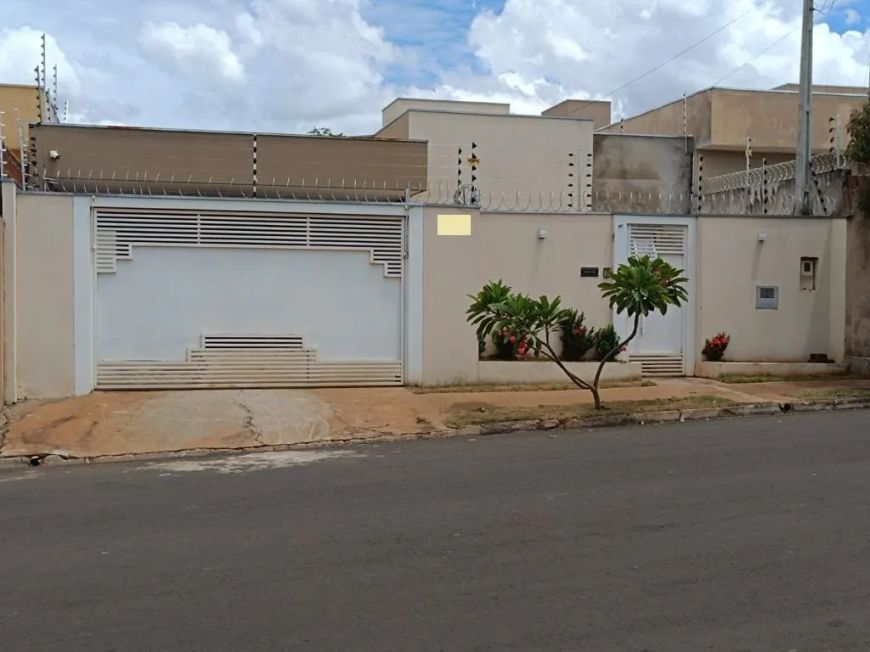 Casa 2 quartos, sala, cozinha, banheiro garagem e quintal - SetParque Avenida II
