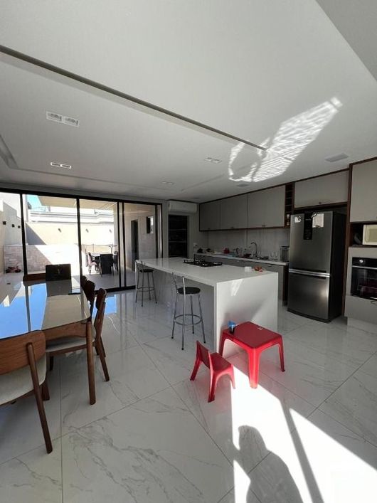 Casa com 3 dormitórios à venda, 240 m² por R$ 1.800.000,00 - Loteamento Recanto do Lago - São José d
