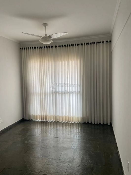 Apartamento localizado na Vila redentora com 1 dormitorio e 1 vaga de garagem.