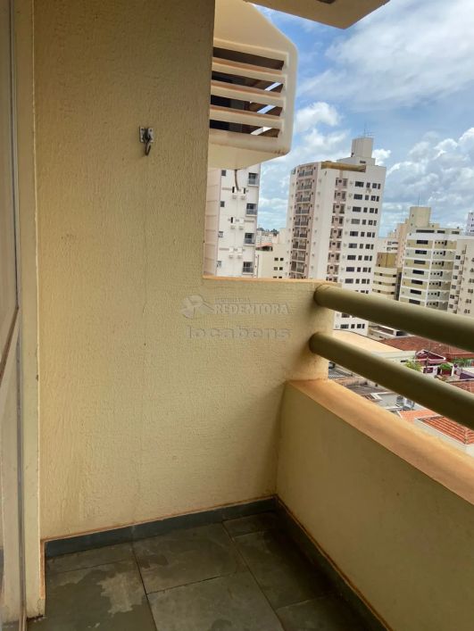 Apartamento localizado na Vila redentora com 1 dormitorio e 1 vaga de garagem.
