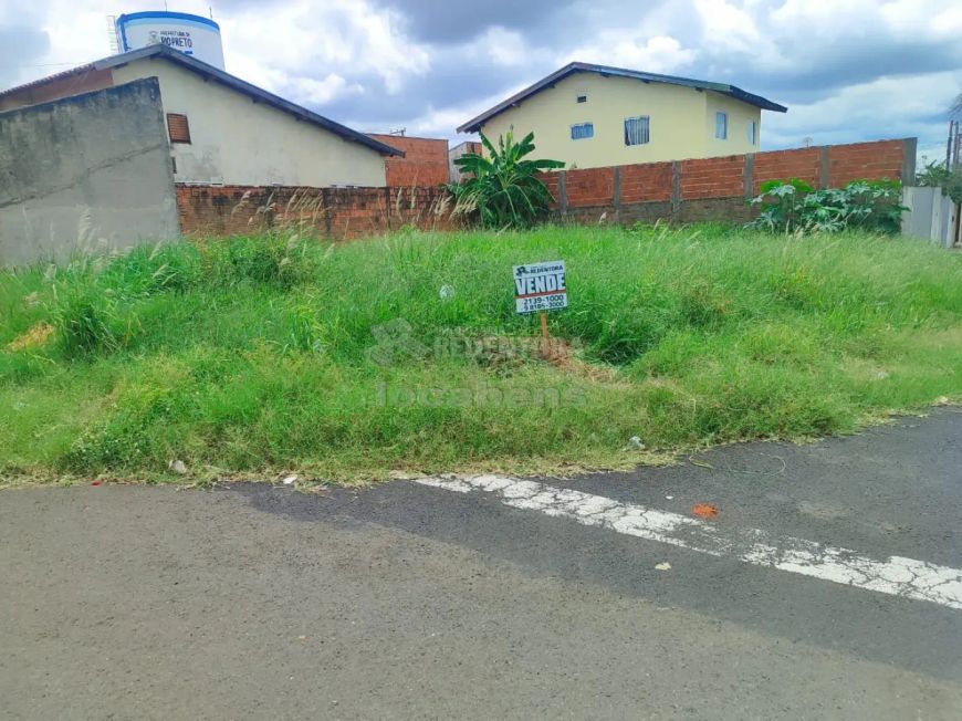 Terreno à Venda de esquina Parque das Aroeiras II com 200 m²