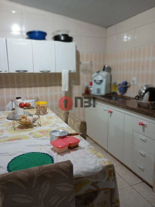 vende-se casa com 2 dormitorios 1 sala 1 cozinha 2 banheiros