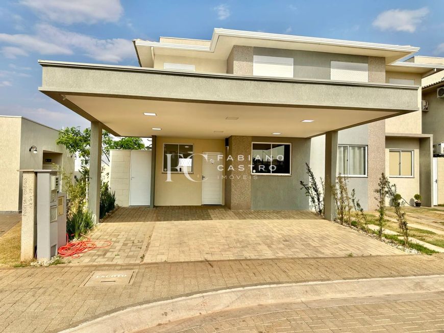 Casa á VENDA no Condomínio Parque Lombardia!