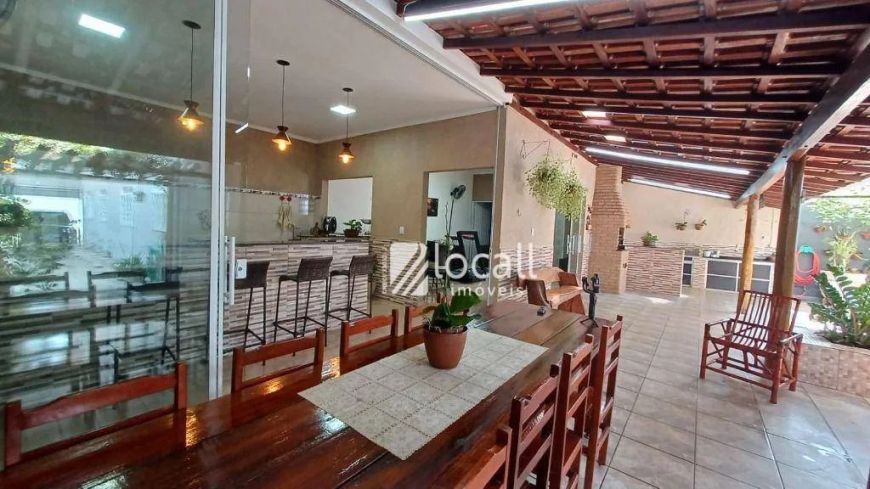 Casa com 3 dormitórios à venda, 250 m² por R$ 650.000,00 - Parque das Flores - São José do Rio Preto