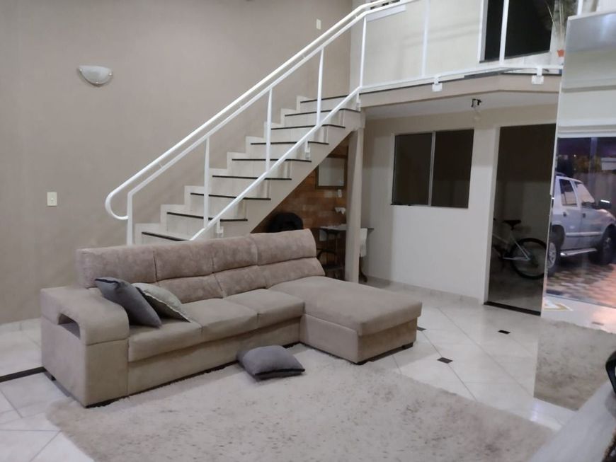 Sobrado com 3 dormitórios à venda, 180 m² por R$ 450.000,00 - Residencial Nato Vetorasso - São José