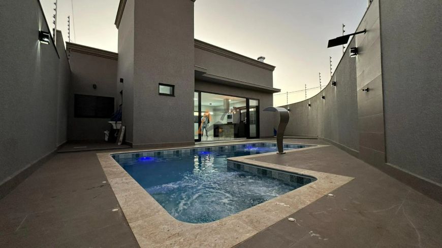 Casa de 2 quartos 3 banheiros e 2 vagas à venda Setvalley II