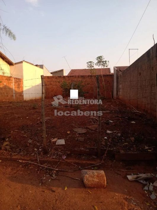Terreno com 200m² Parque das Aroeiras II