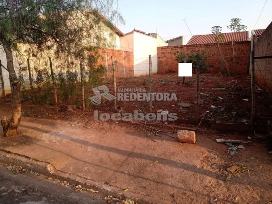 Terreno com 200m² Parque das Aroeiras II