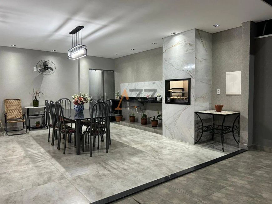 Casa 3 quartos 3 banheiros 2 vagas á venda no Res. Santa Cruz - São José do Rio Preto, SP