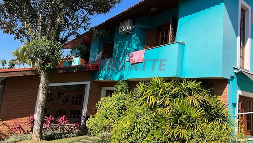 Sobrado de 570m² com 4 quartos em Jardim Virginia Bianca